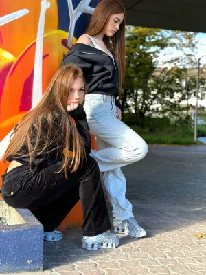 Twins on Ice - Instagram - 10.11.2025