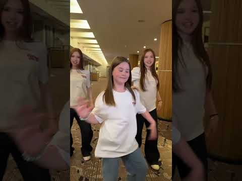 Wie süß ist die kleine 😍 #trend #fun #shortvideo #trend #twins #trending #viralshort #fypシ