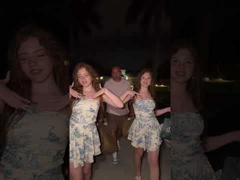 Shopping #twins #fun #shortvideo #funny #trend #shopping #style #sister #dad