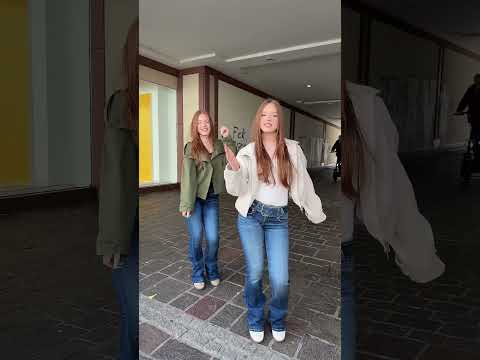 SCUBAAAAA 😝 #dance #fun #shortvideo #trending #twins #trend #summer #scuba #twinmoments #fyp