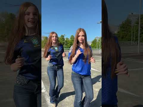 Welches Trikot als Nächstes? #dance #fun #shortvideo #twins #trend #trending #fypシ #beautiful