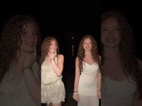 👩🏻‍🦰👩🏻‍🦰 #twins #trending #trend #beautiful #sea #shorts #shortvideo #fun #moon #summer