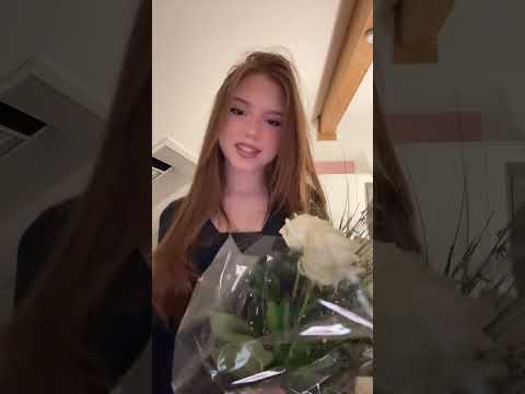 Einen schönen Weltfrauentag Ladys 🫶🏻💐 #women #shortvideo #flowers #twins #shorts #viral #loveit