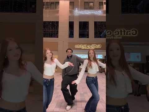 😃 #dance #twins #fun #shortvideo #trending #dancer #friends #fun #tiktokviral #shortsviral