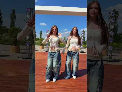 #dance #funny #fun #twins #sister #trend #trending #shortvideo #viralshort #shots #fypシ