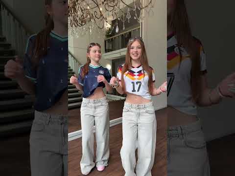 🍼😅 #twins #dance #fun #shortvideo #trend #beautiful #soccer