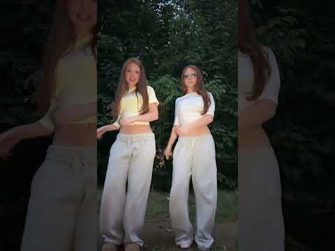Tip toesss 🫣 #twins #dance #funny #fun #shortvideo #shorts #trending #trend #sister #viralshorts