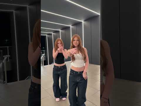 👩🏻‍🦰👩🏻‍🦰 #twins #dance #fun #beautiful #shorts #shortsviral #trend